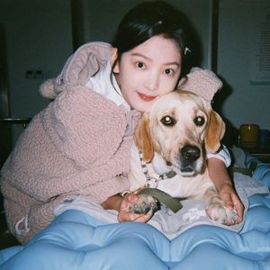 漫画美女扒开腿露胸
