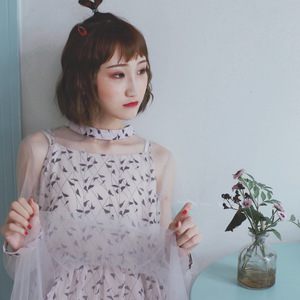 漫画美女扒开腿露胸
